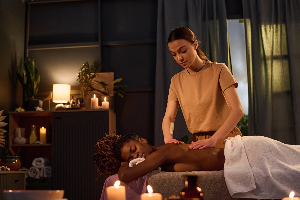 Як бачить людей майстер масажу 3 - Масаж - professional masseuse